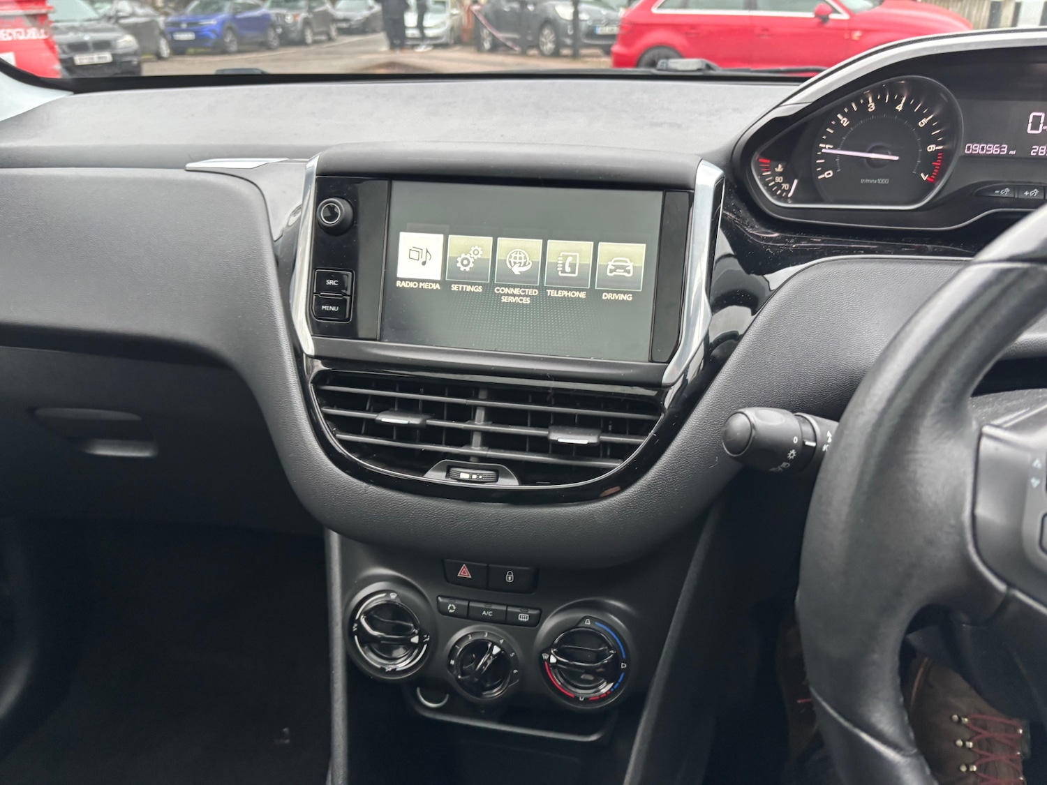 Used Peugeot 208 2015 for sale - 77420498: Photo 14