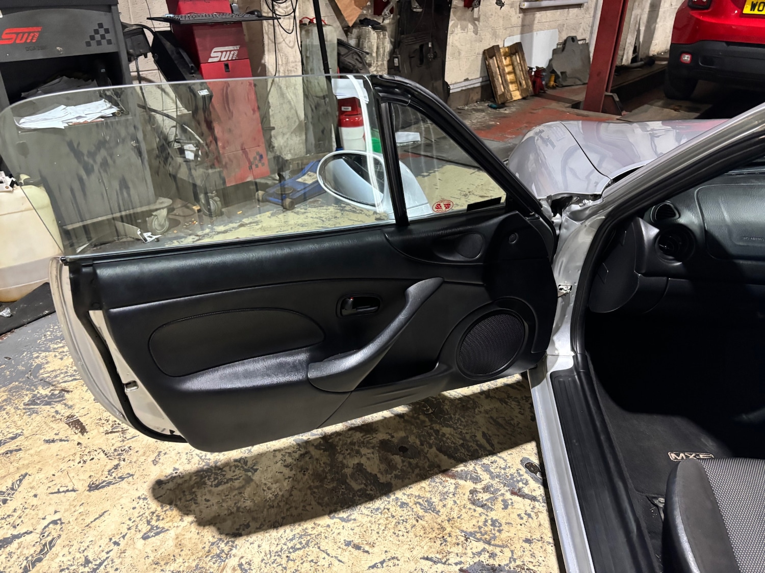 Used Mazda MX-5 2001 for sale - 76835947: Photo 11