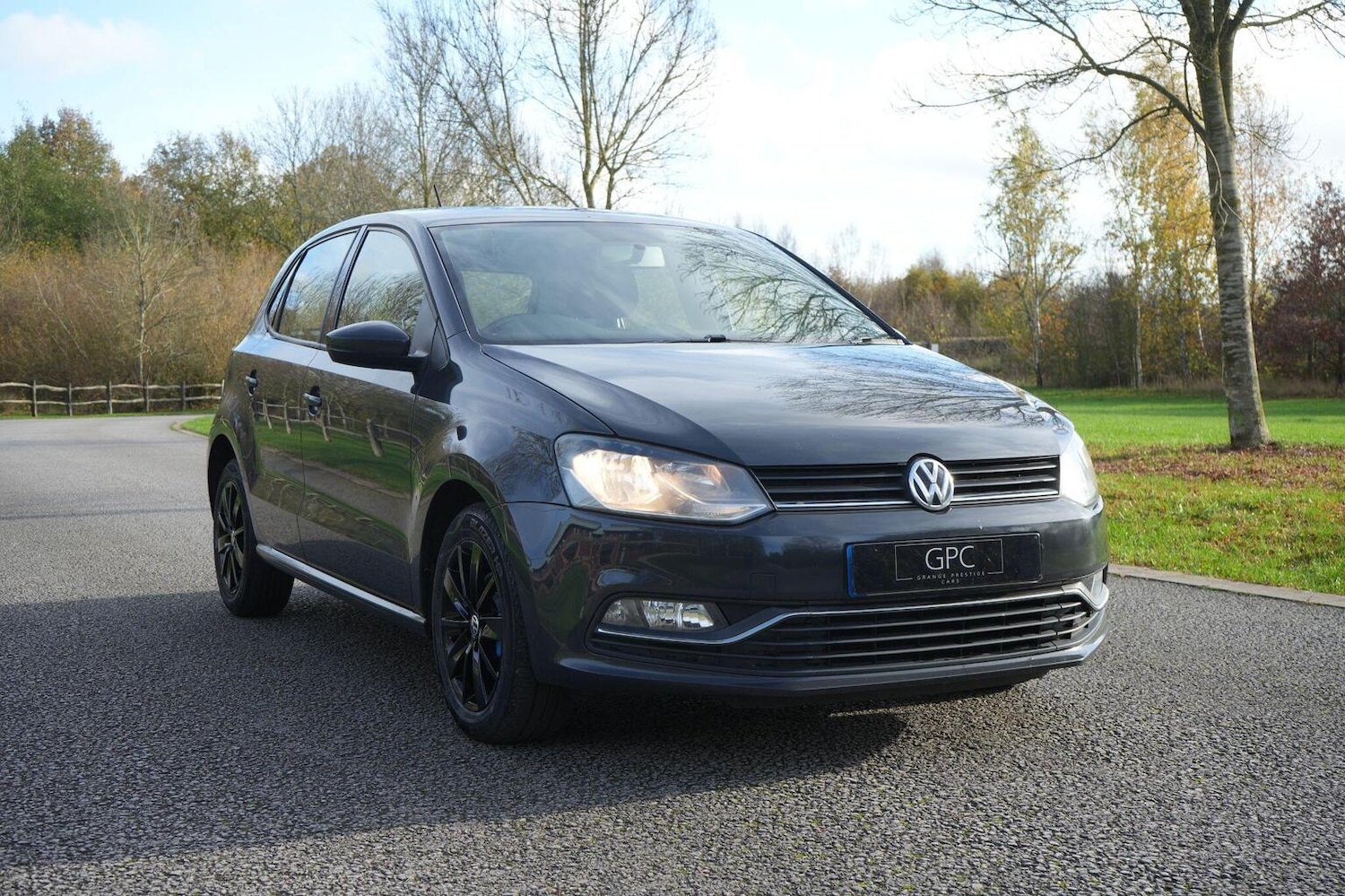 Used Volkswagen Polo 2015 for sale - 76963400: Photo 2