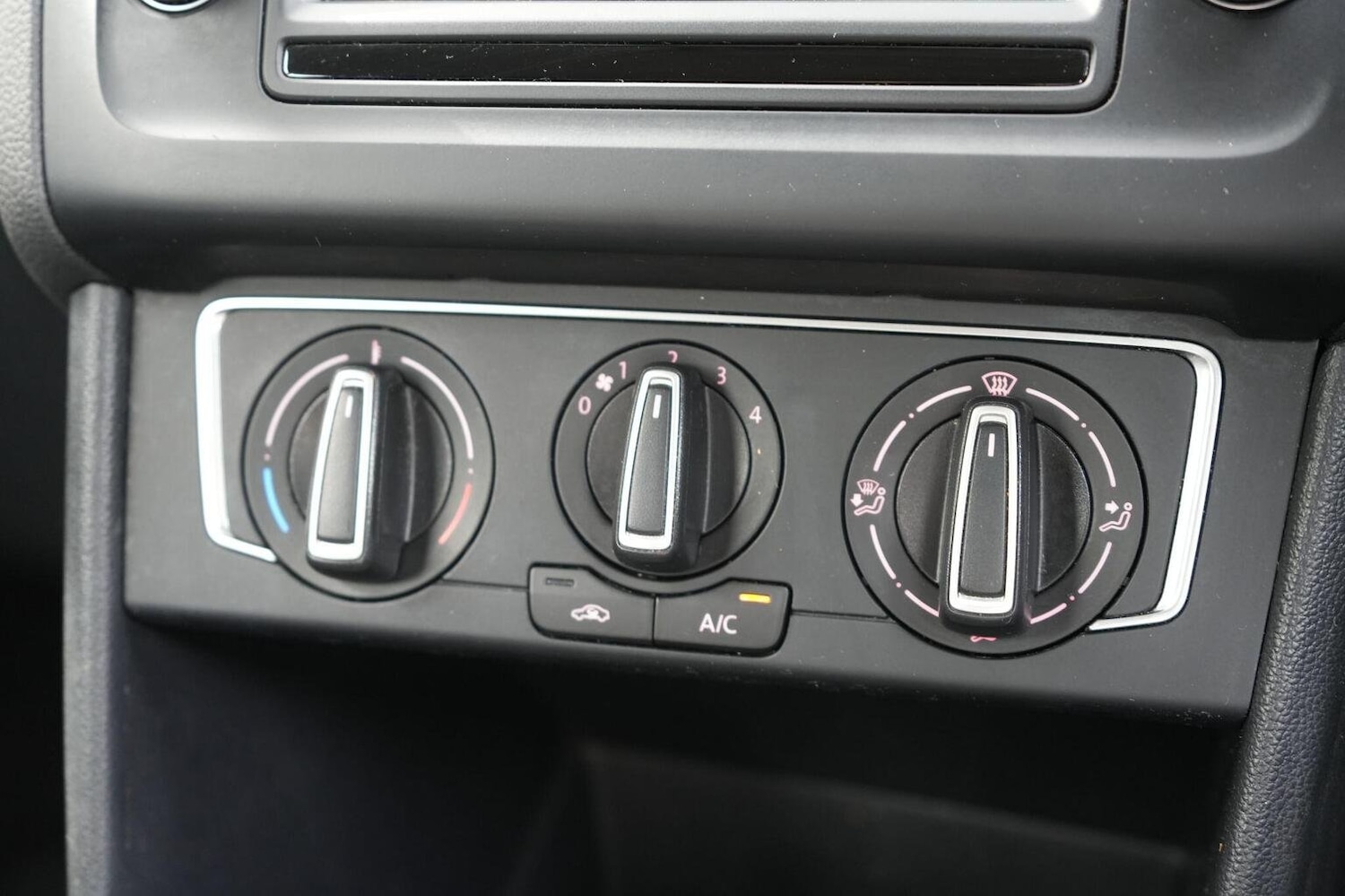 Used Volkswagen Polo 2015 for sale - 76963400: Photo 21