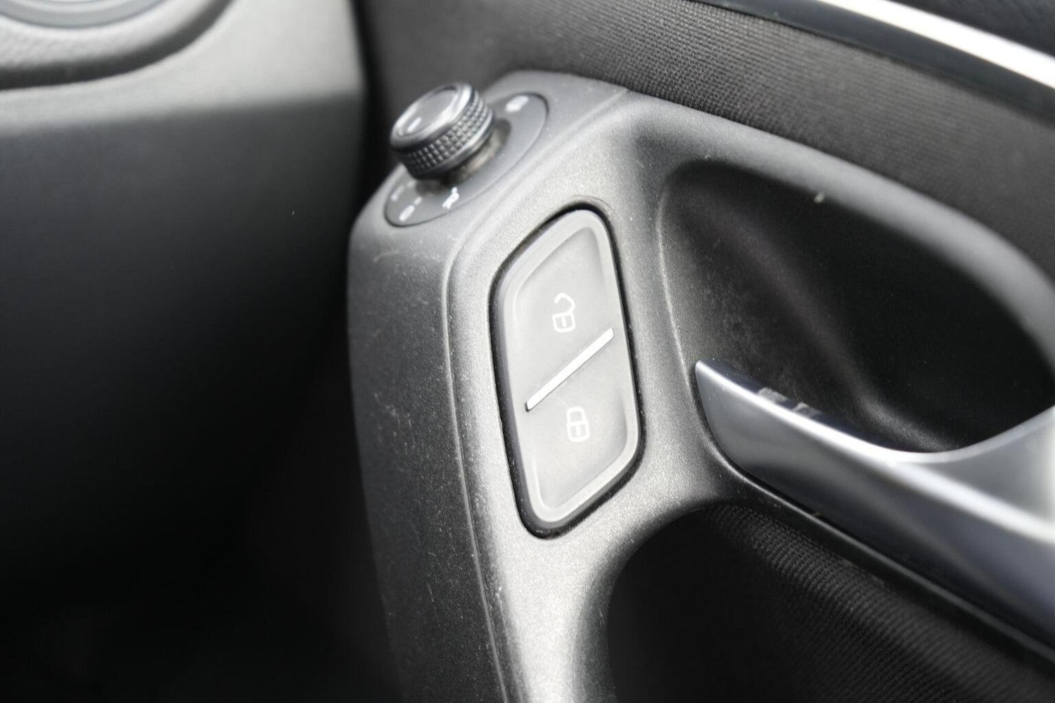 Used Volkswagen Polo 2015 for sale - 76963400: Photo 27