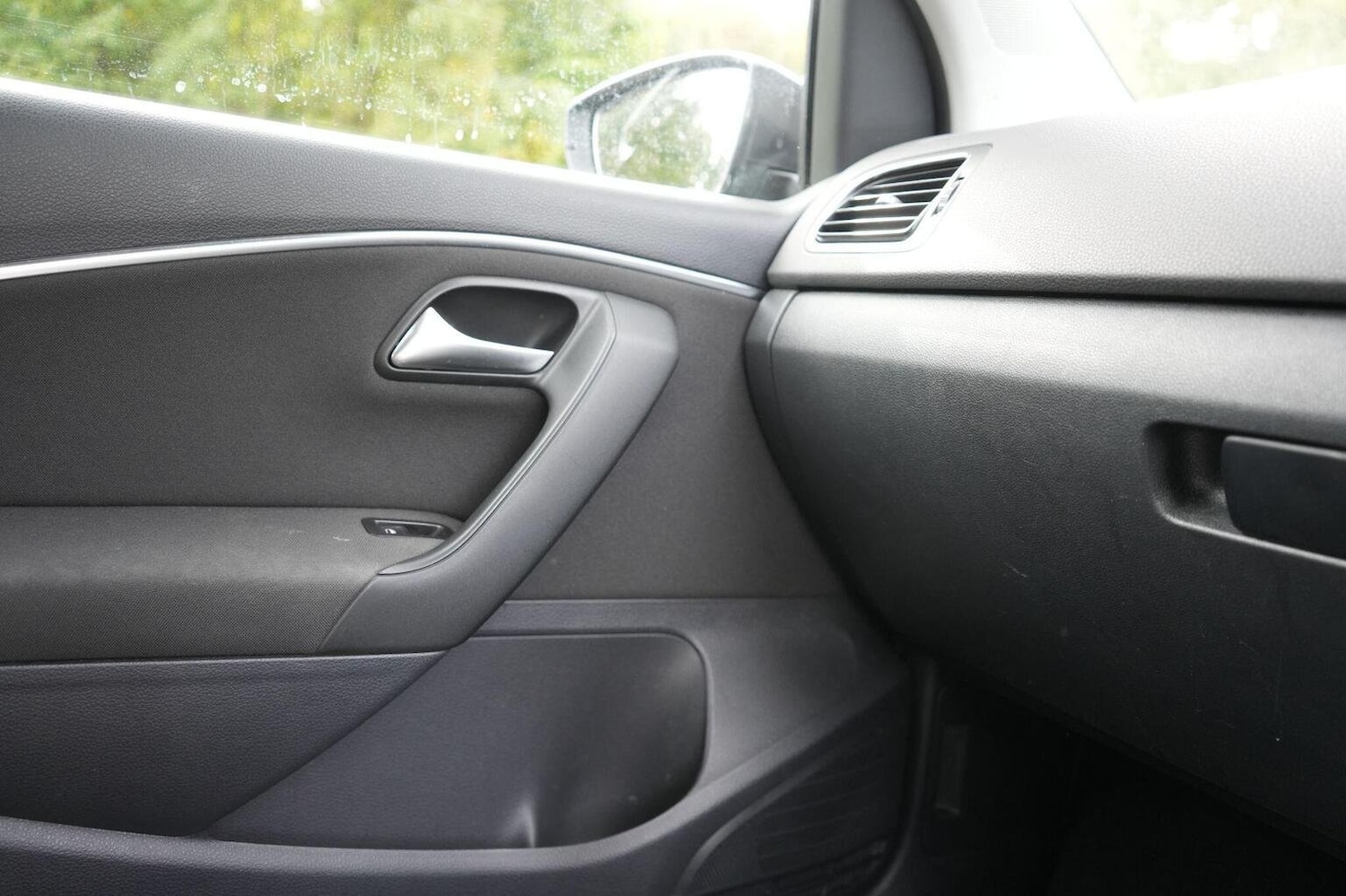 Used Volkswagen Polo 2015 for sale - 76963400: Photo 28