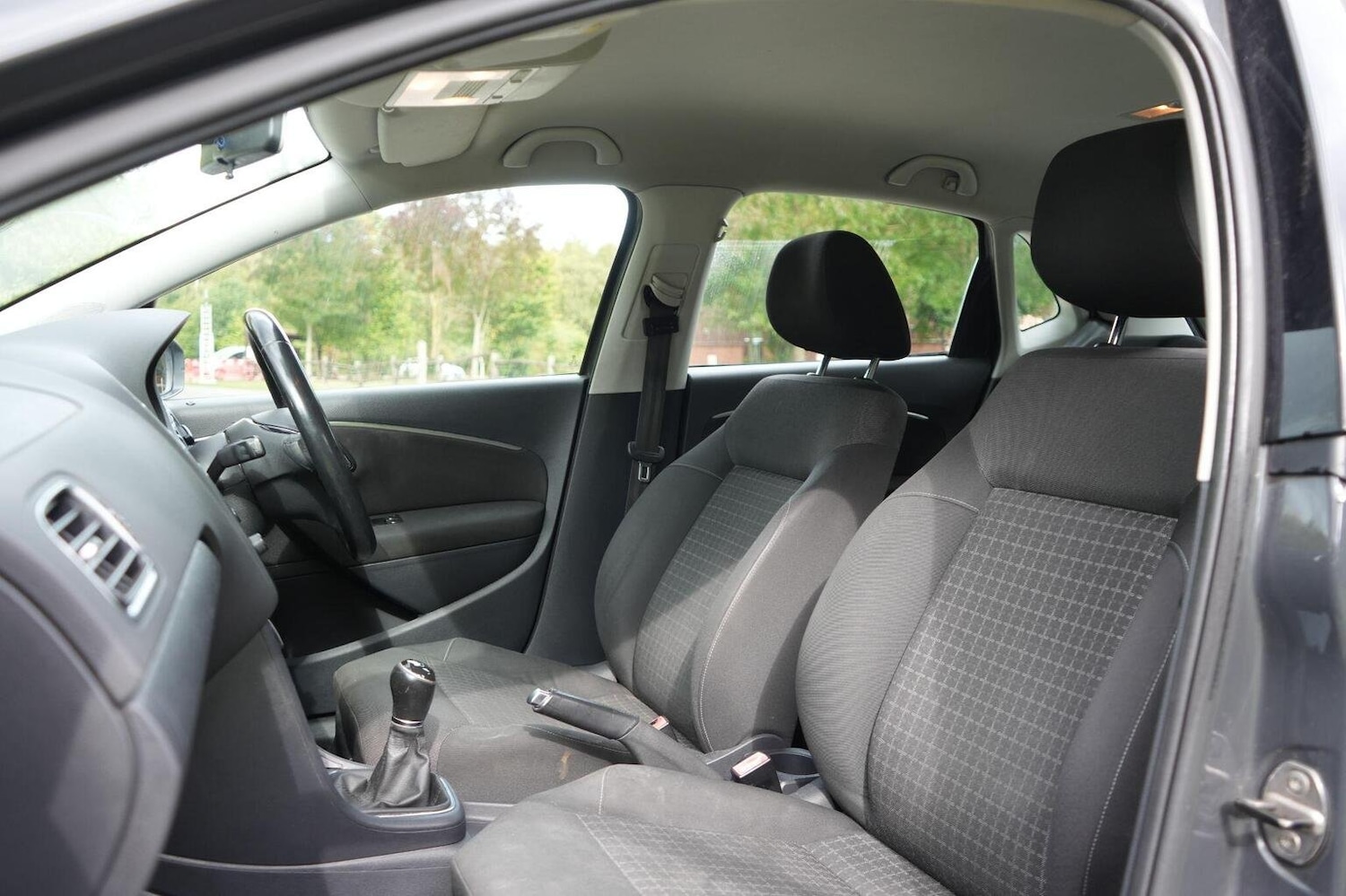 Used Volkswagen Polo 2015 for sale - 76963400: Photo 36