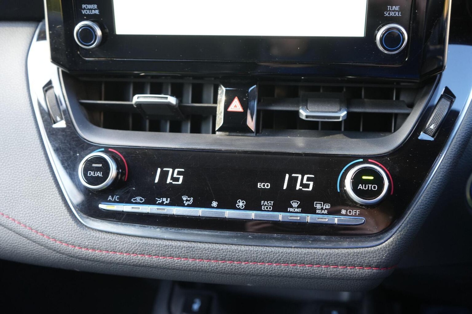 Used Toyota Corolla 2019 for sale - 76963340: Photo 43