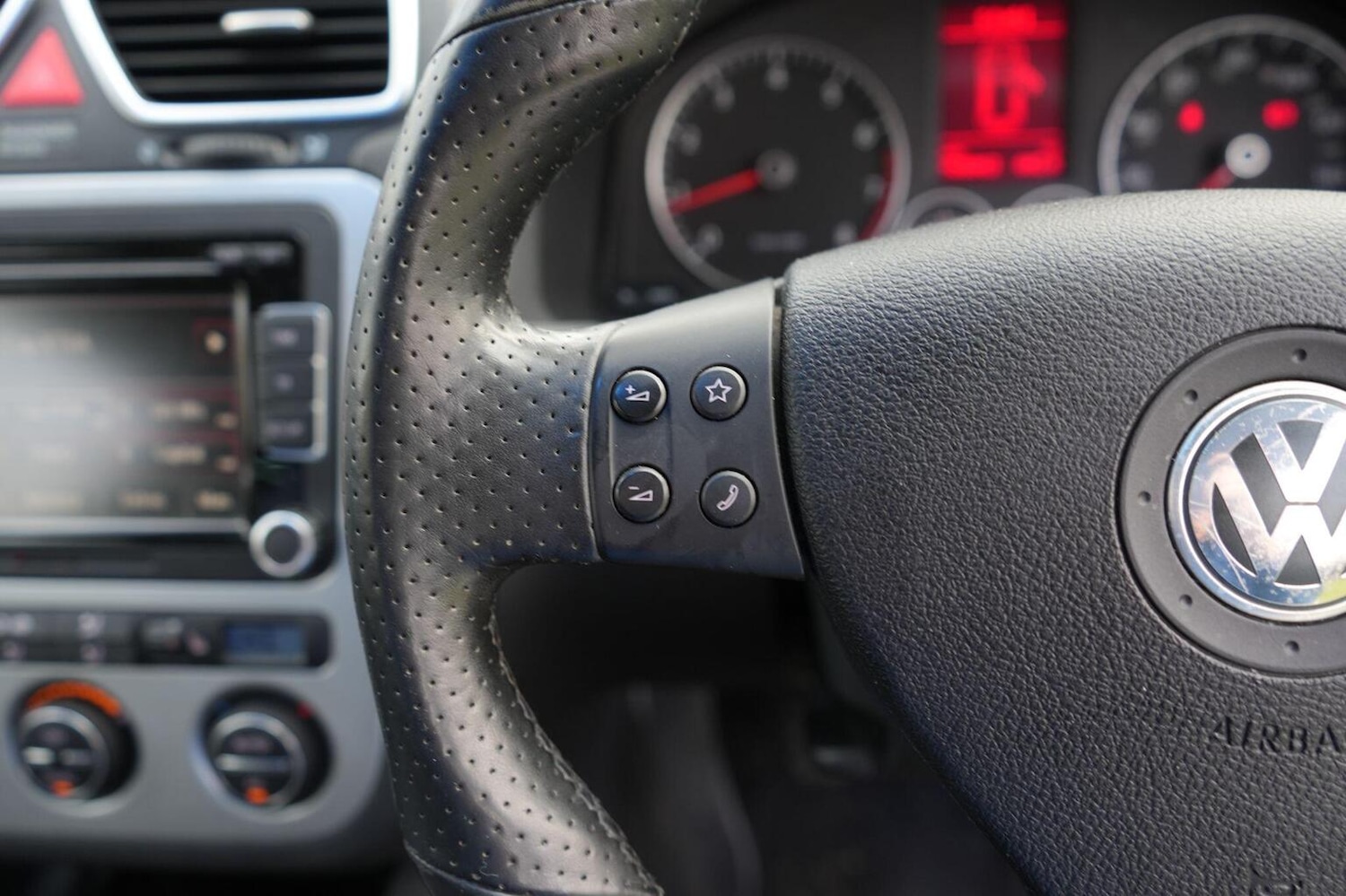 Used Volkswagen Scirocco 2008 for sale - 77363621: Photo 21