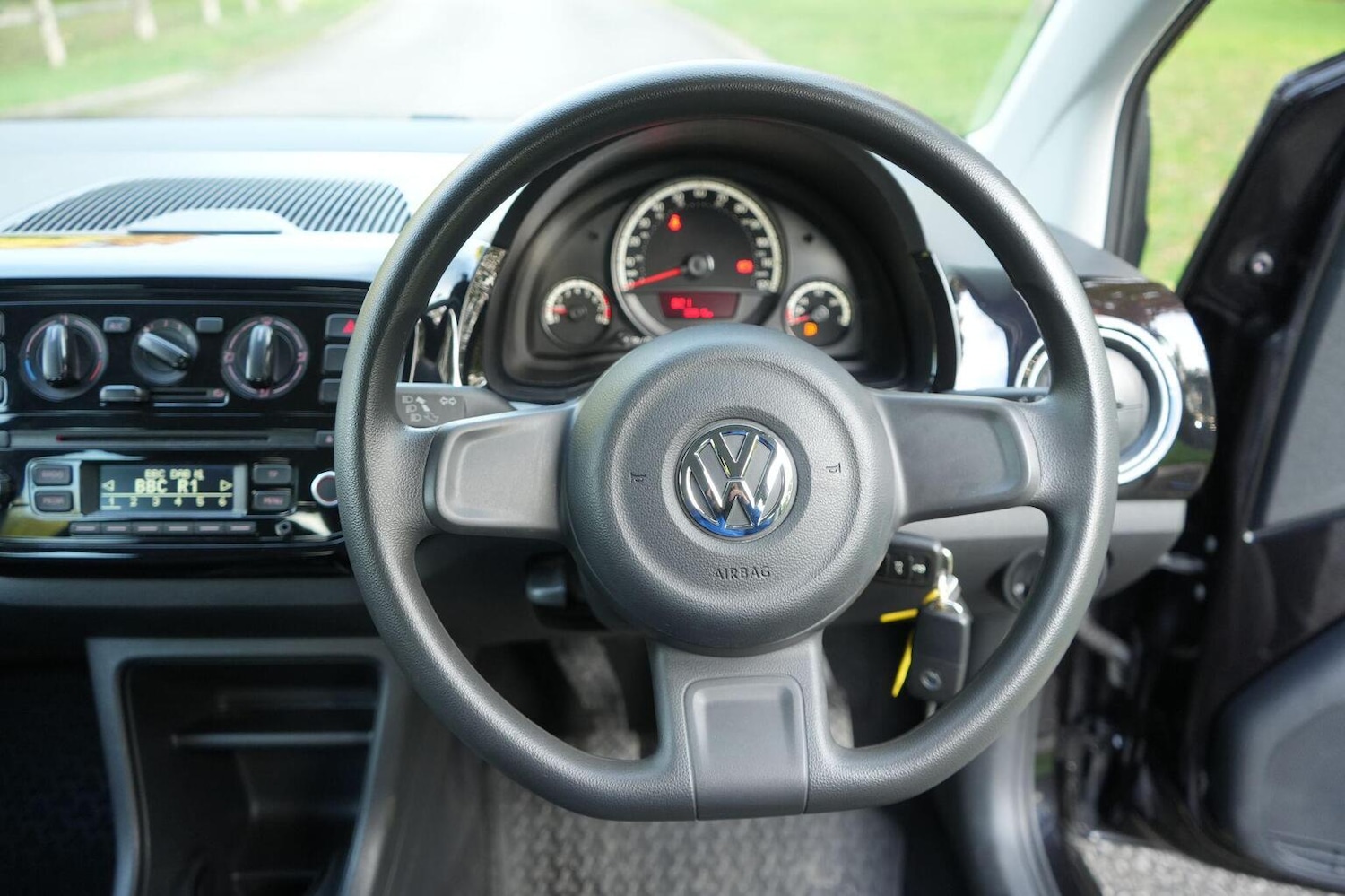 Used Volkswagen up! 2016 for sale - 77154392: Photo 11