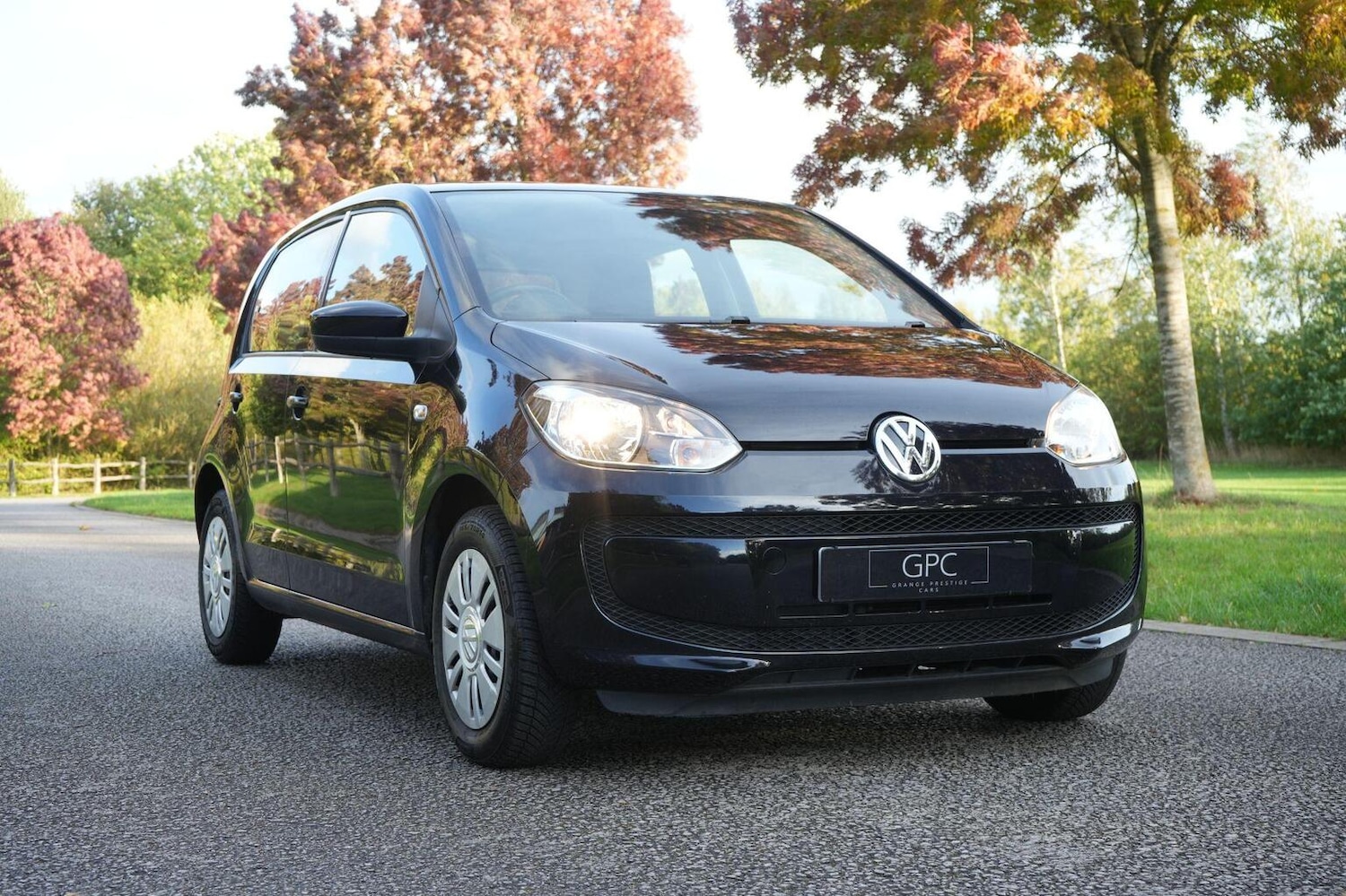 Used Volkswagen up! 2016 for sale - 77154392: Photo 2
