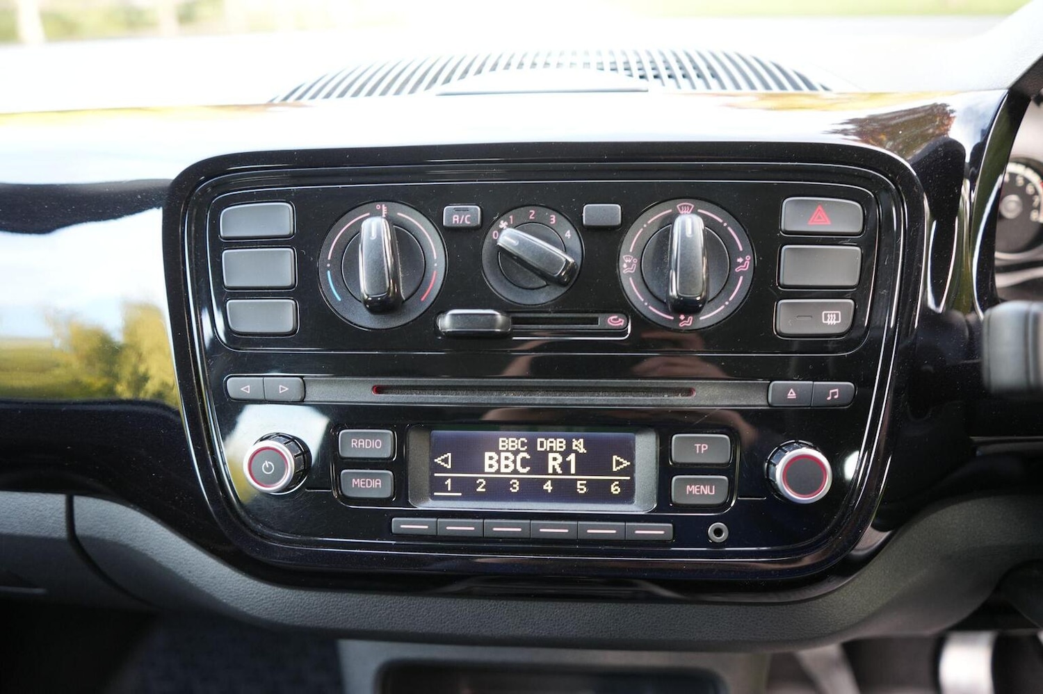 Used Volkswagen up! 2016 for sale - 77154392: Photo 31