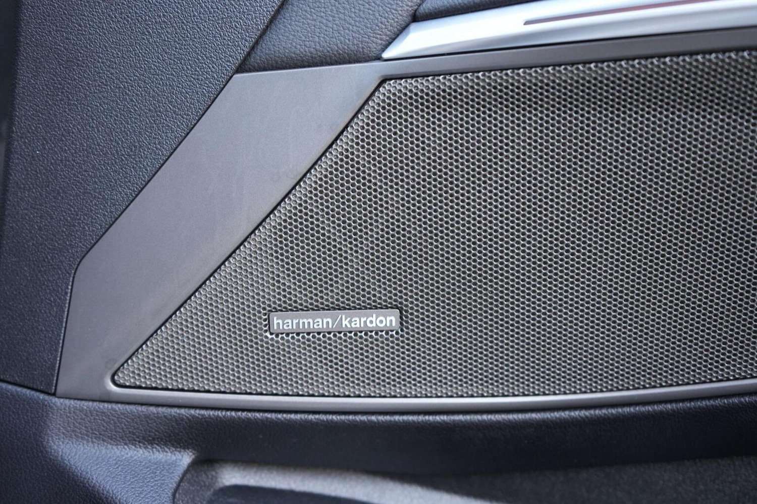 Used BMW 3 Series 2019 for sale - 77059799: Photo 48