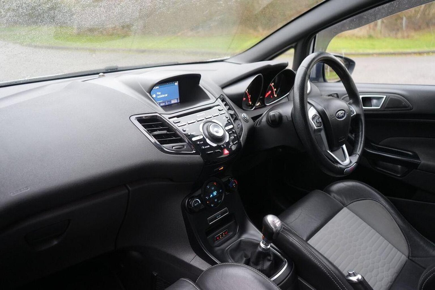 Used Ford Fiesta 2015 for sale - 76963338: Photo 15