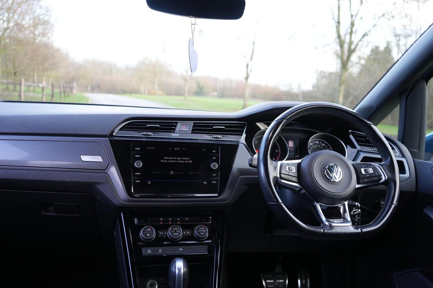 Used Volkswagen Touran 2020 for sale - 76963336: Photo 11