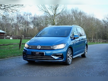 Used Volkswagen Touran 2020 for sale - 76963336: Photo