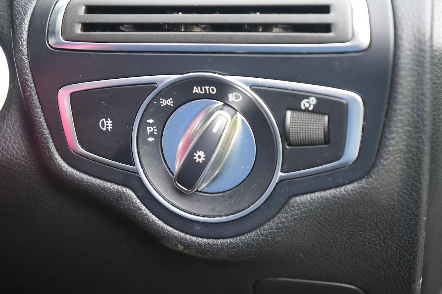 Used Mercedes-Benz C Class 2018 for sale - 76963248: Photo 22