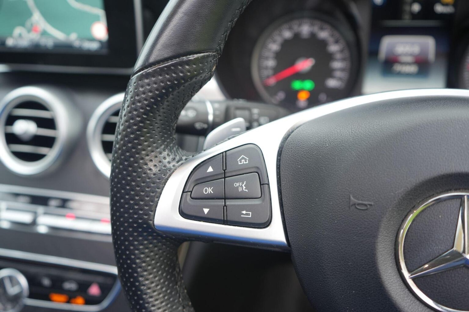 Used Mercedes-Benz C Class 2018 for sale - 76963248: Photo 27