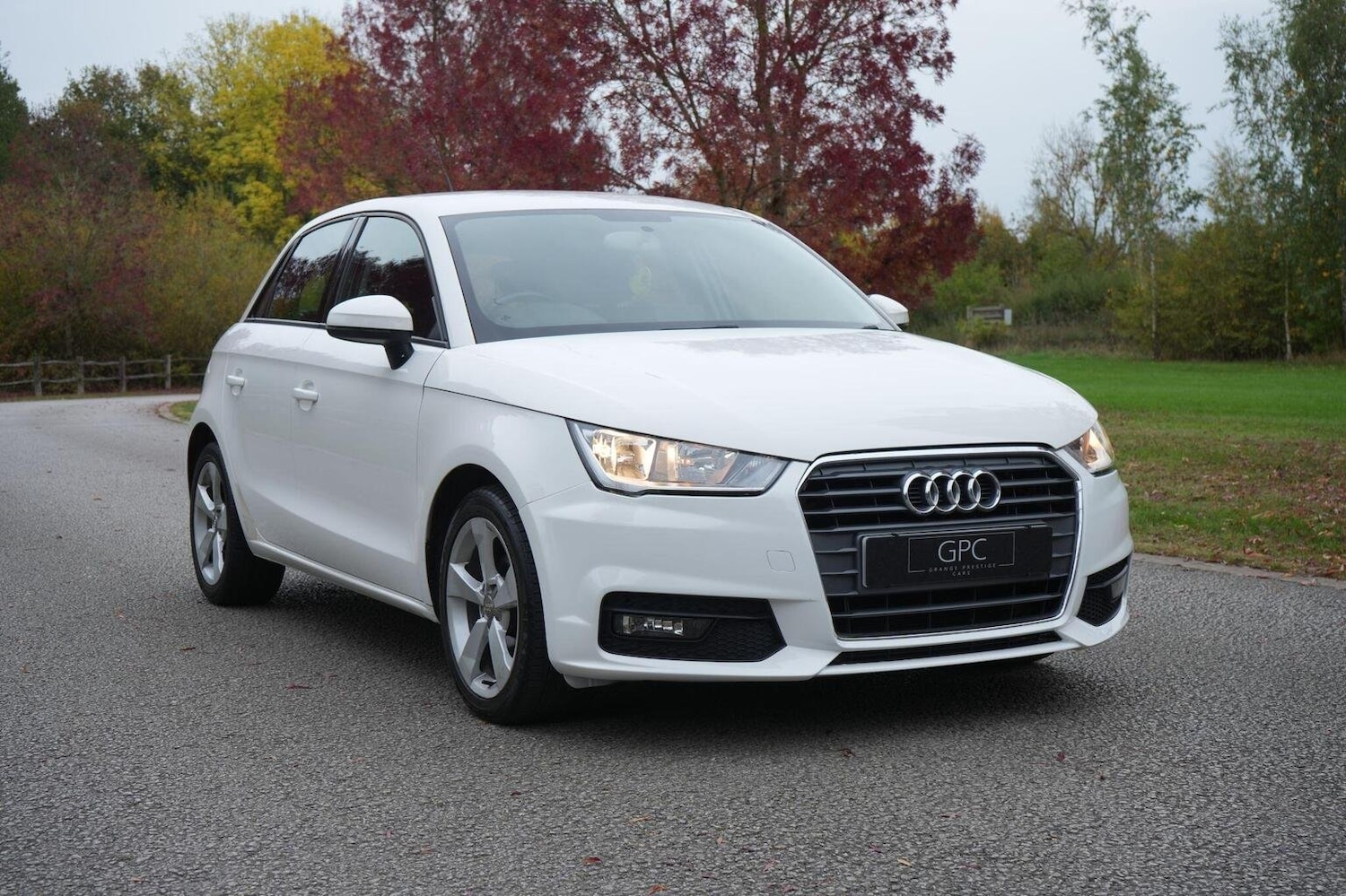 Used Audi A1 2015 for sale - 76963378: Photo 2