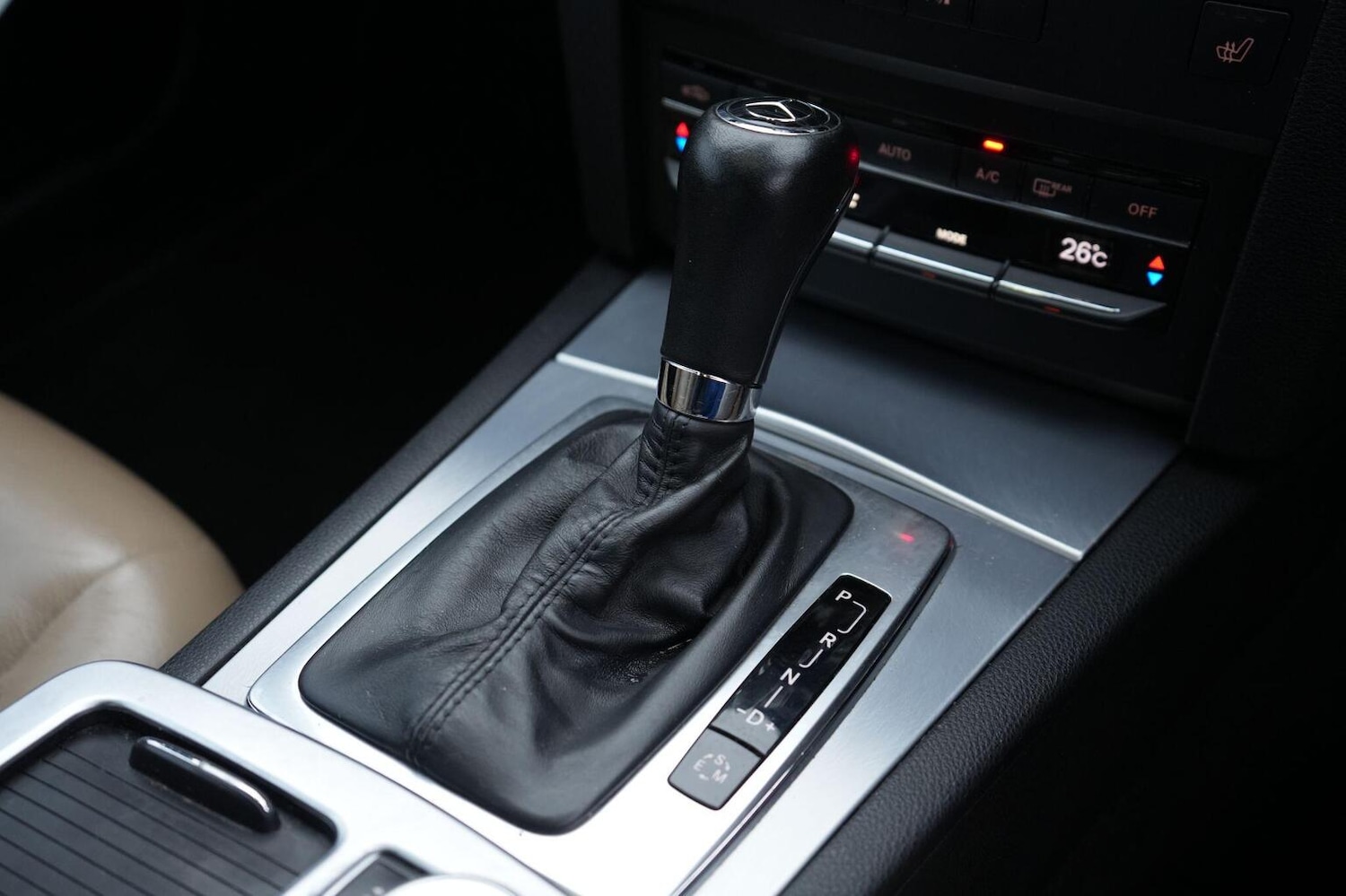 Used Mercedes-Benz E Class 2010 for sale - 77258545: Photo 11