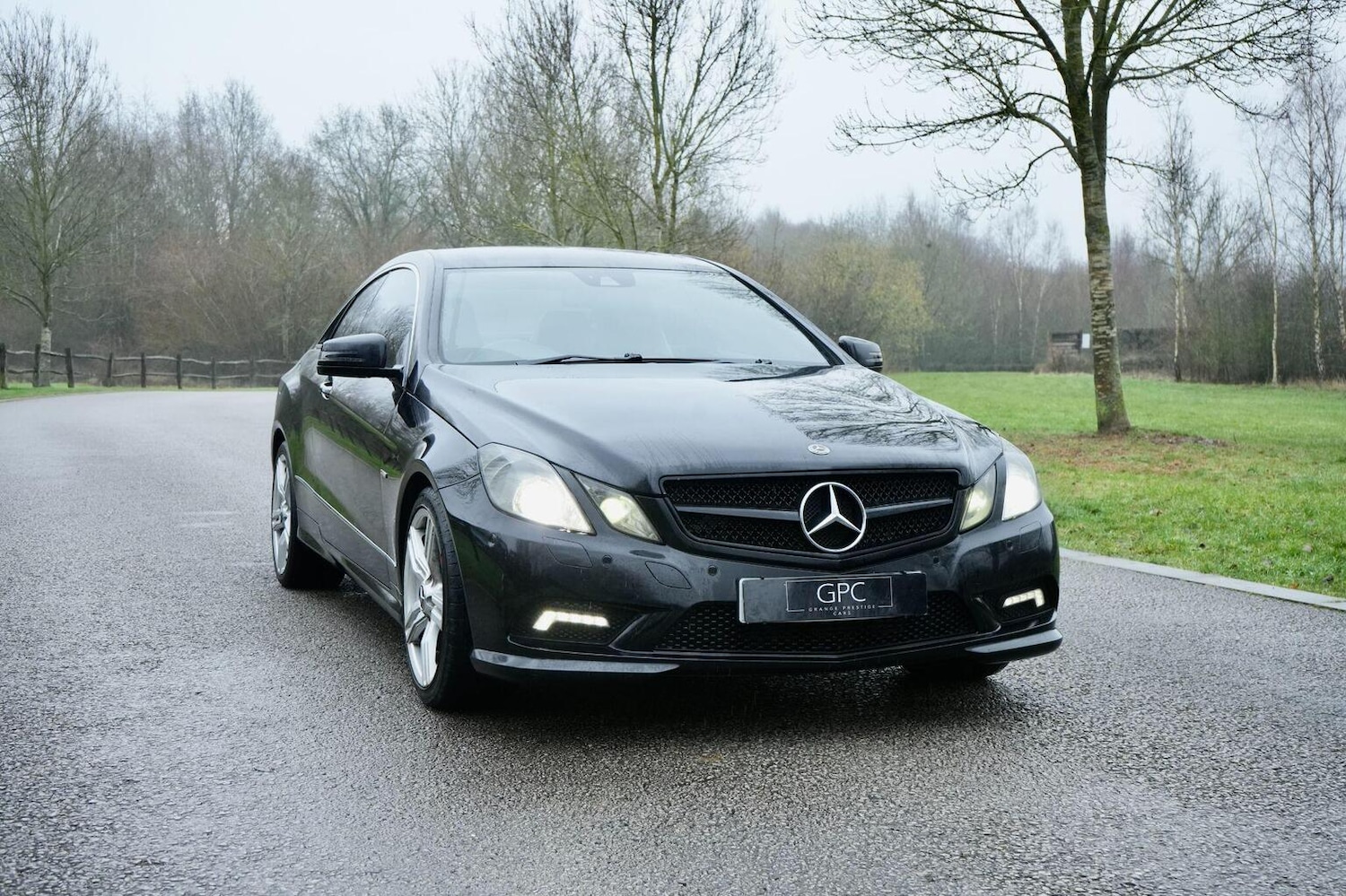 Used Mercedes-Benz E Class 2010 for sale - 77258545: Photo 2