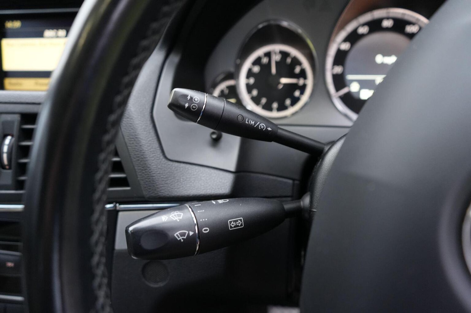 Used Mercedes-Benz E Class 2010 for sale - 77258545: Photo 25