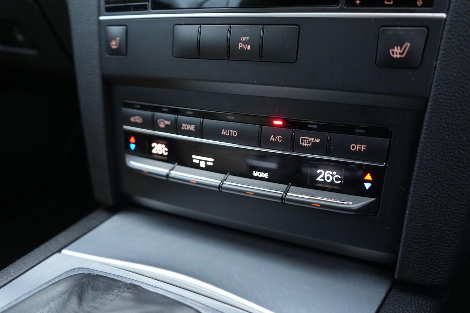 Used Mercedes-Benz E Class 2010 for sale - 77258545: Photo 27