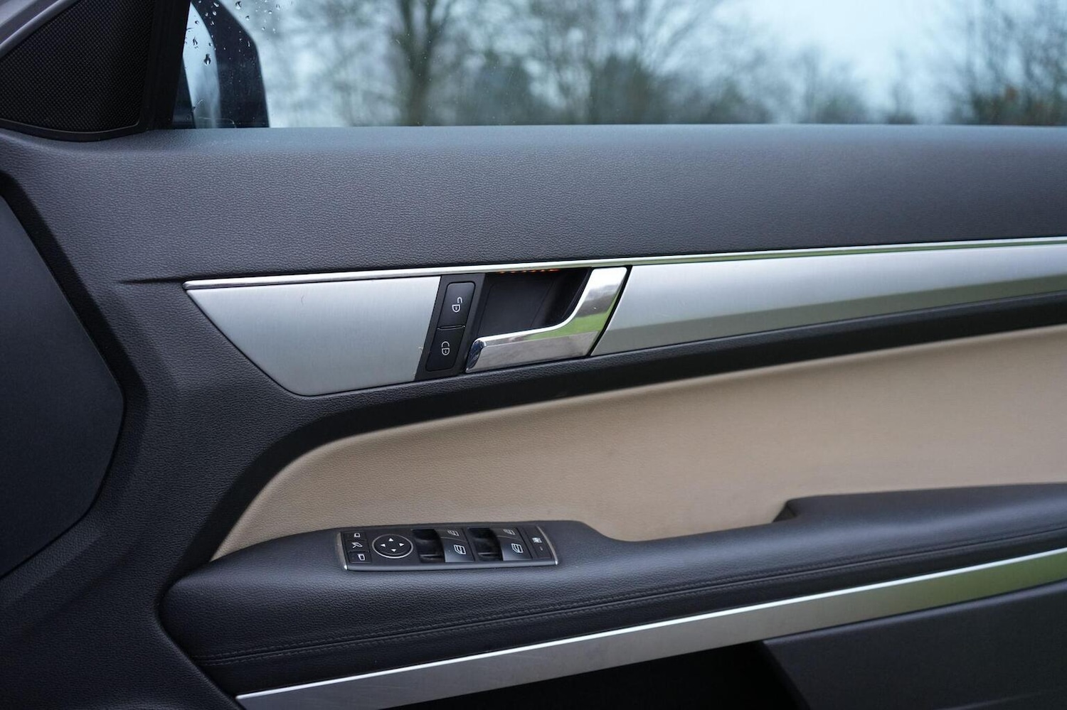 Used Mercedes-Benz E Class 2010 for sale - 77258545: Photo 29