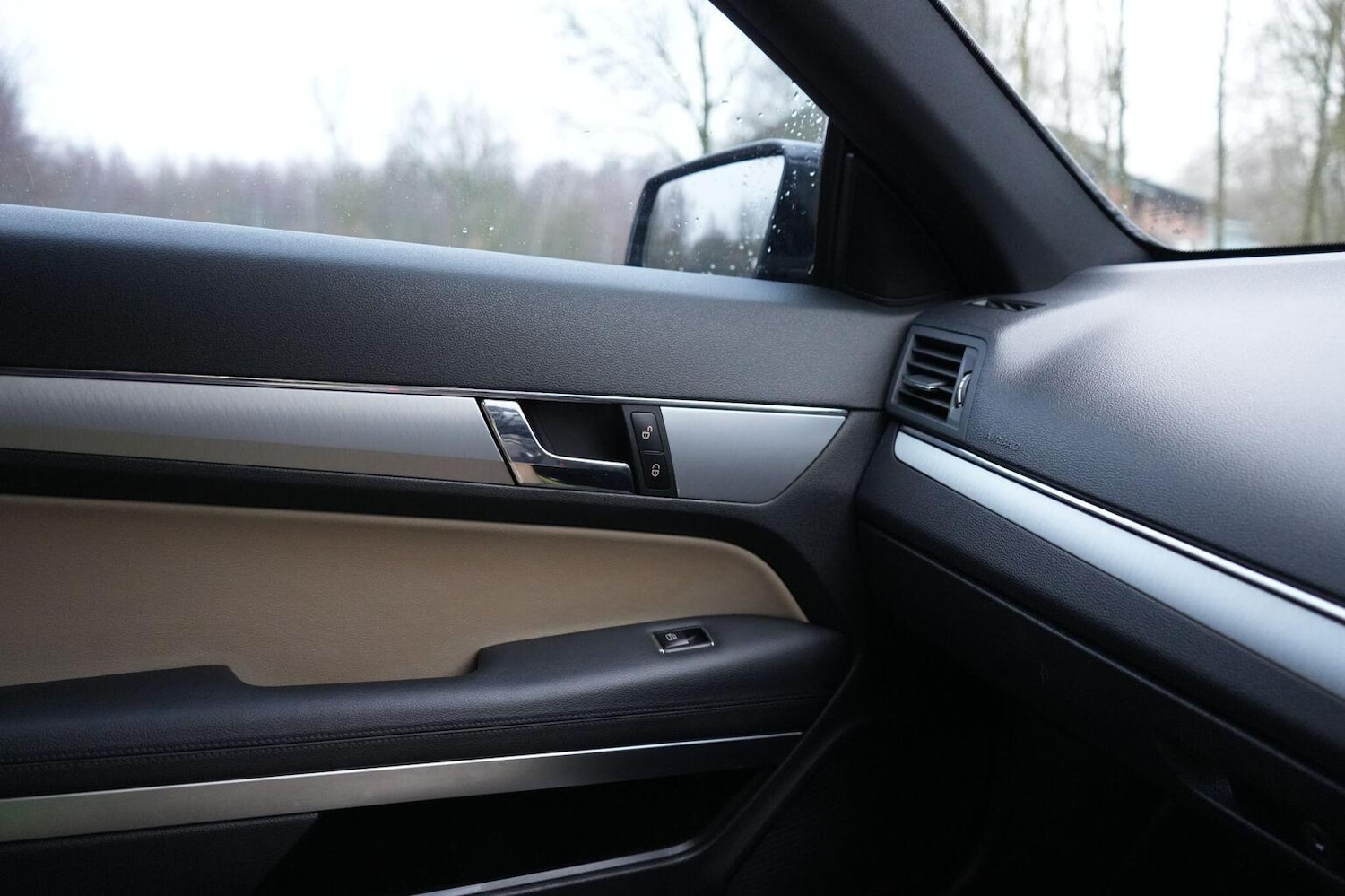 Used Mercedes-Benz E Class 2010 for sale - 77258545: Photo 40