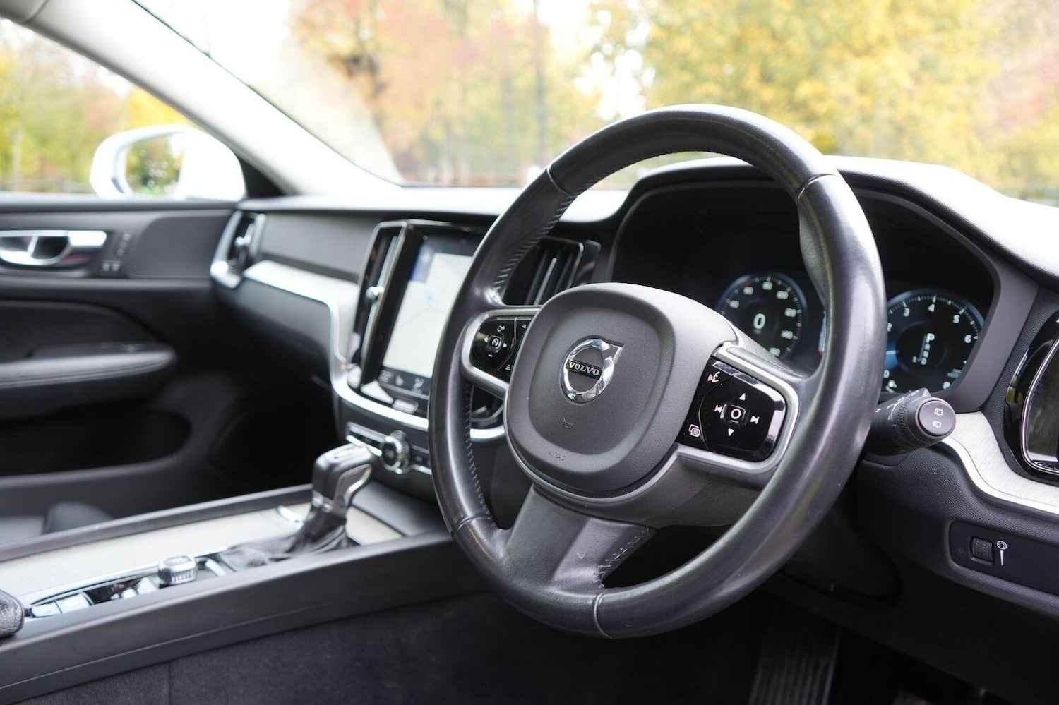 Used Volvo V60 2019 for sale - 76963324: Photo 10