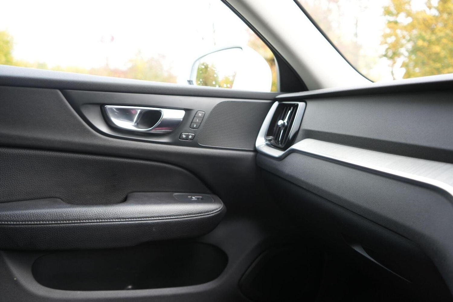 Used Volvo V60 2019 for sale - 76963324: Photo 14