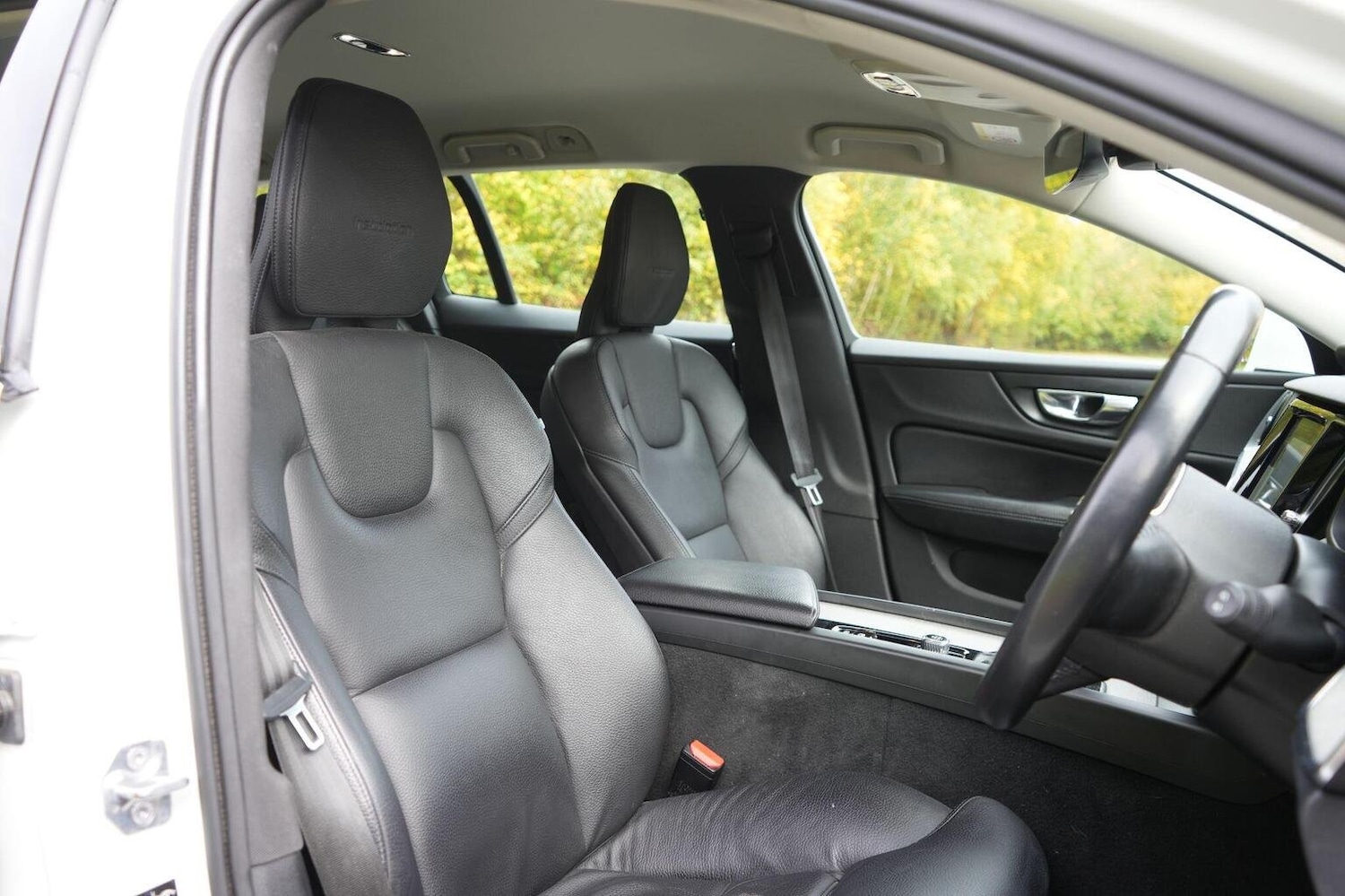 Used Volvo V60 2019 for sale - 76963324: Photo 18