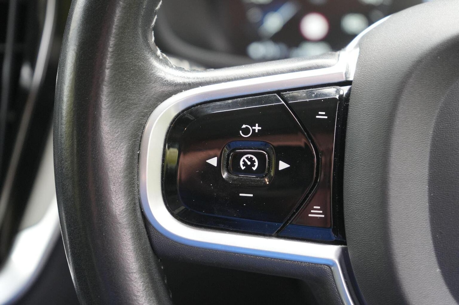 Used Volvo V60 2019 for sale - 76963324: Photo 28