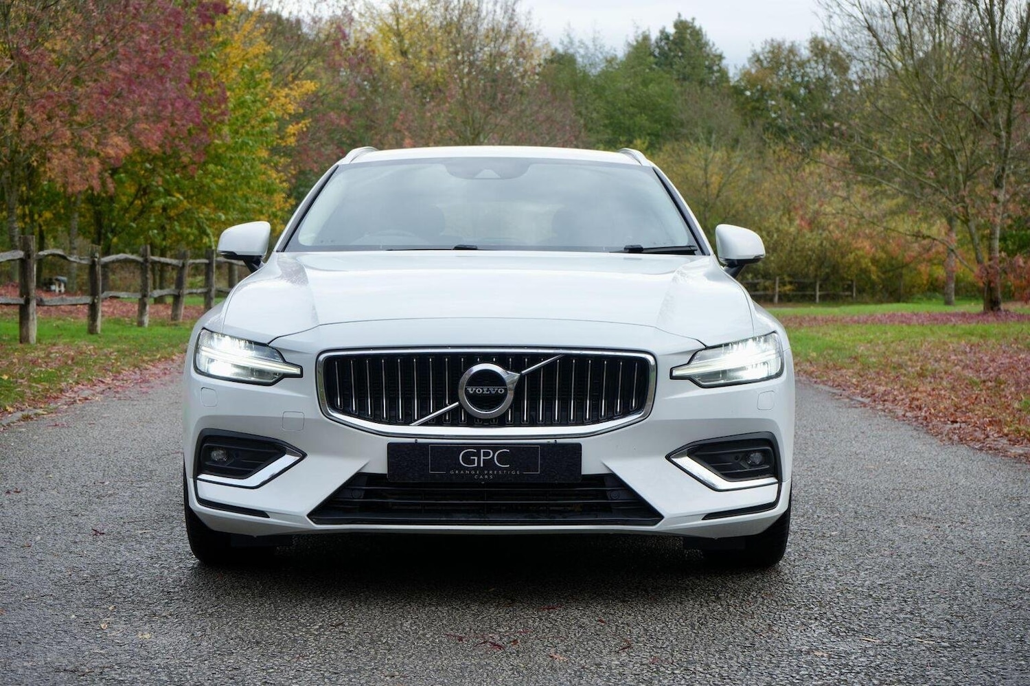 Used Volvo V60 2019 for sale - 76963324: Photo 3