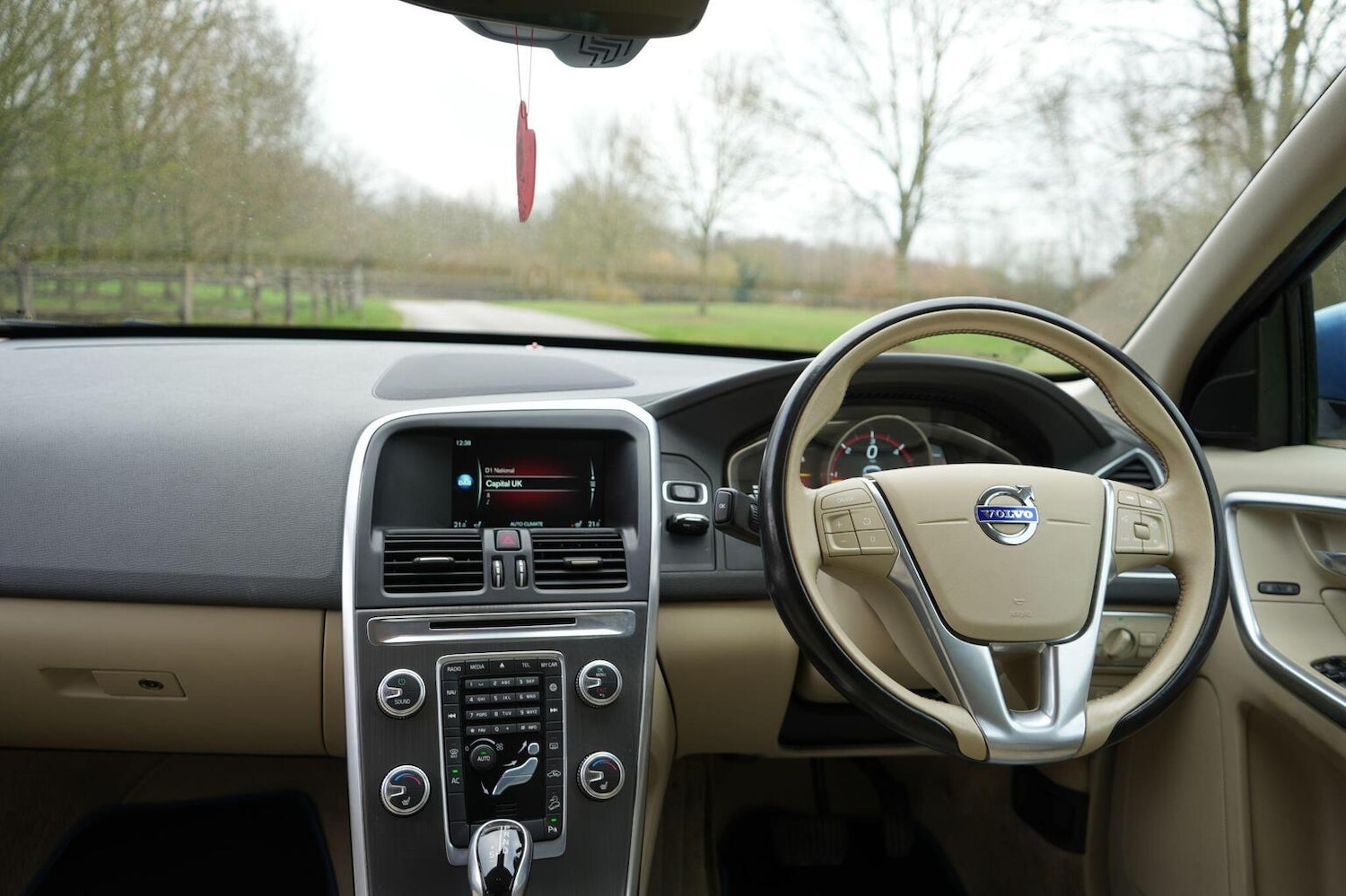 Used Volvo XC60 2015 for sale - 77453257: Photo 11