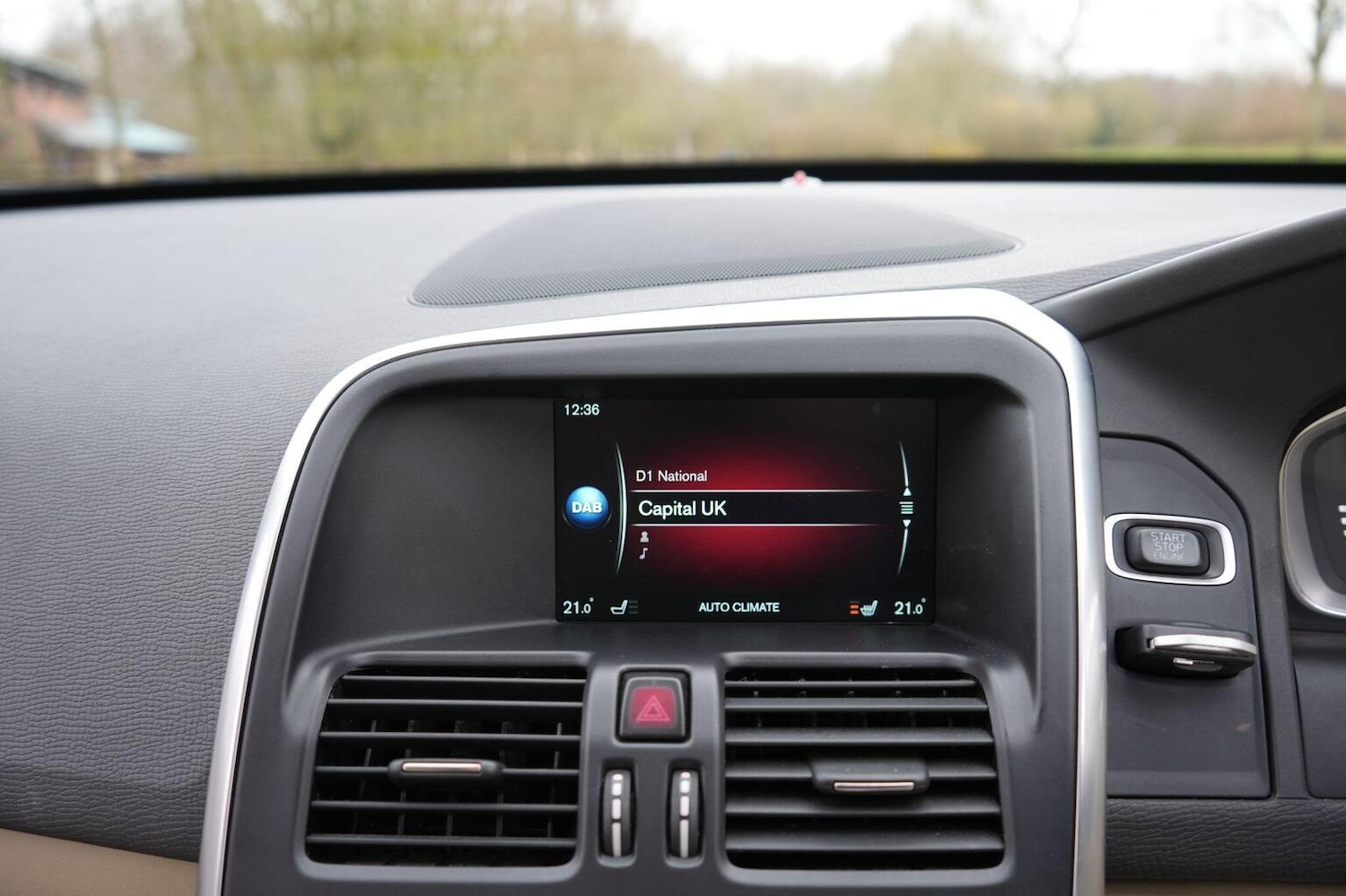 Used Volvo XC60 2015 for sale - 77453257: Photo 28