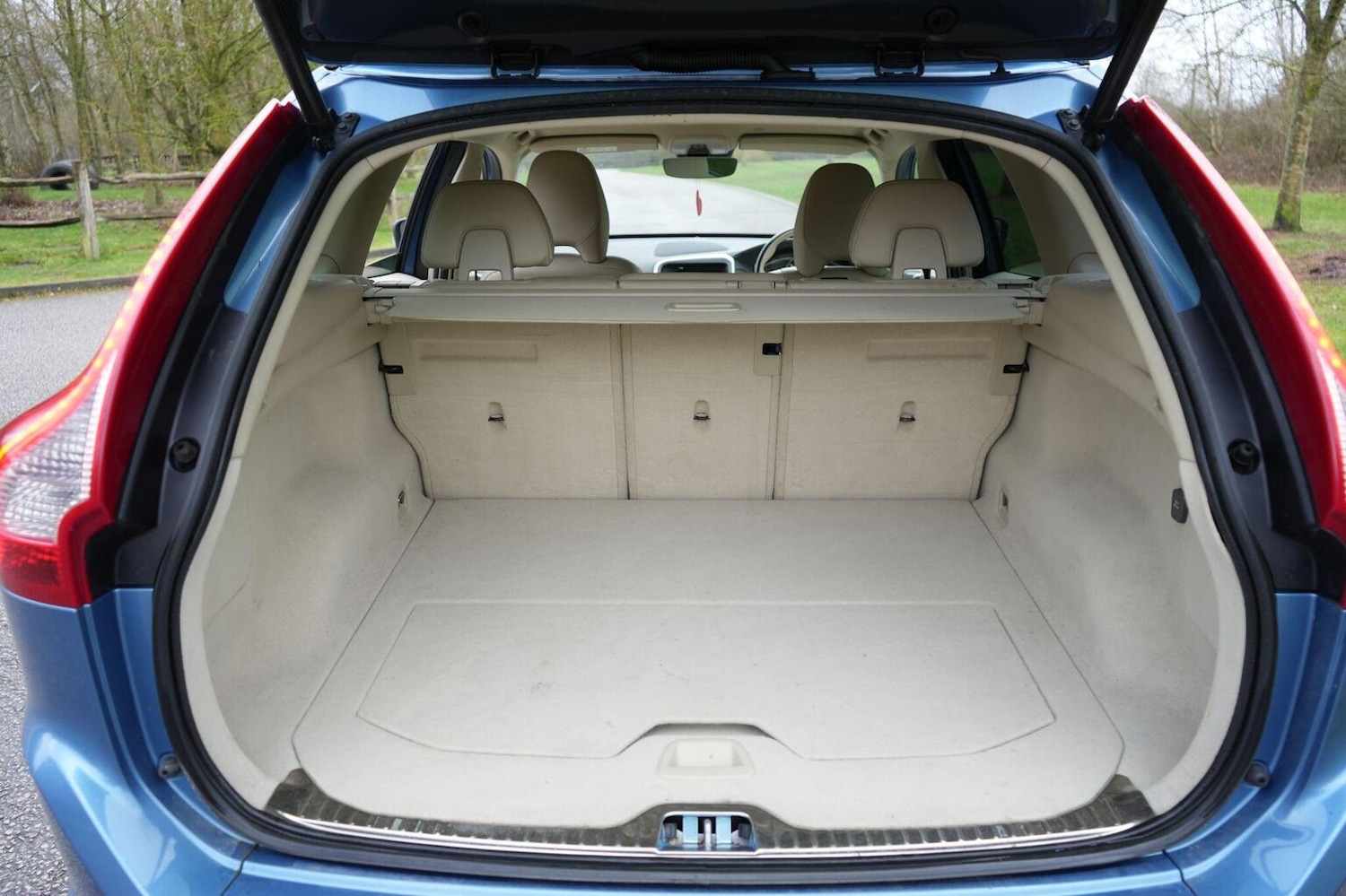 Used Volvo XC60 2015 for sale - 77453257: Photo 35