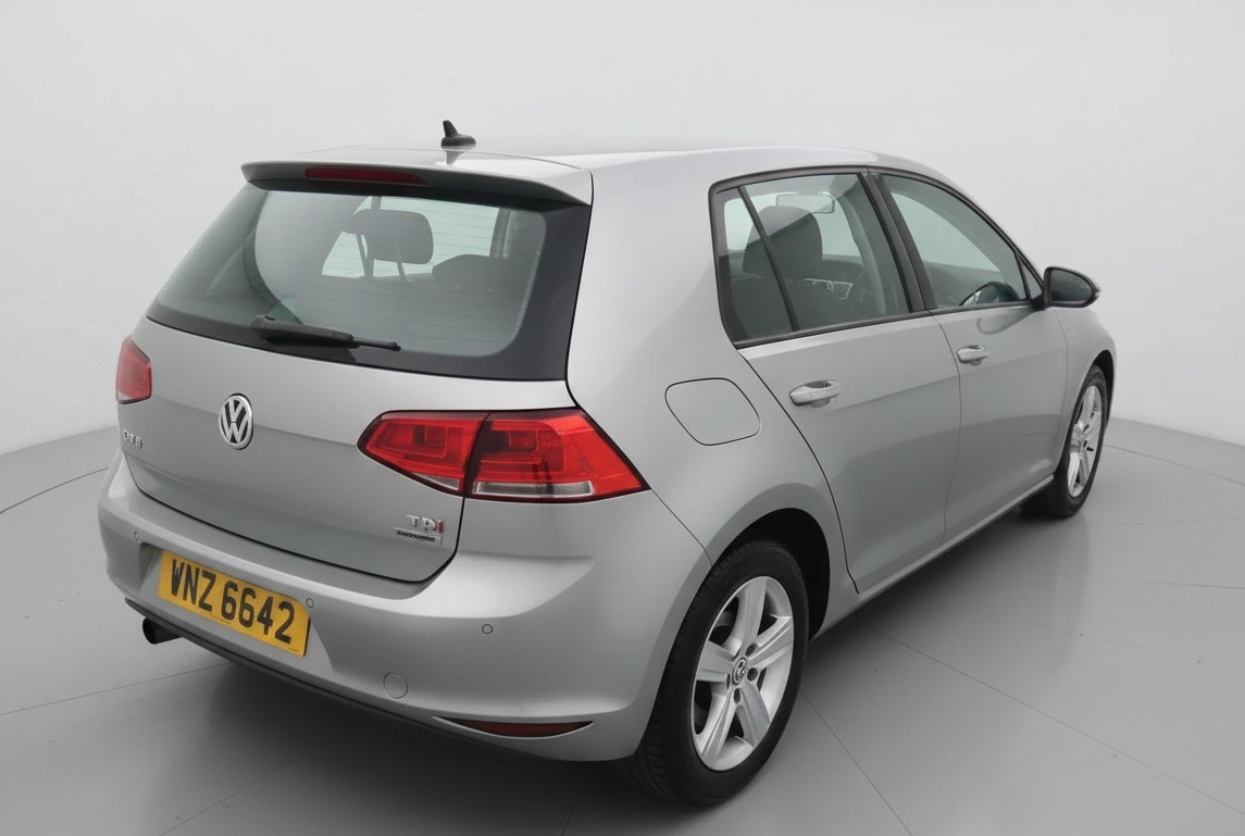 Used Volkswagen Golf 2015 for sale - 76945945: Photo 2