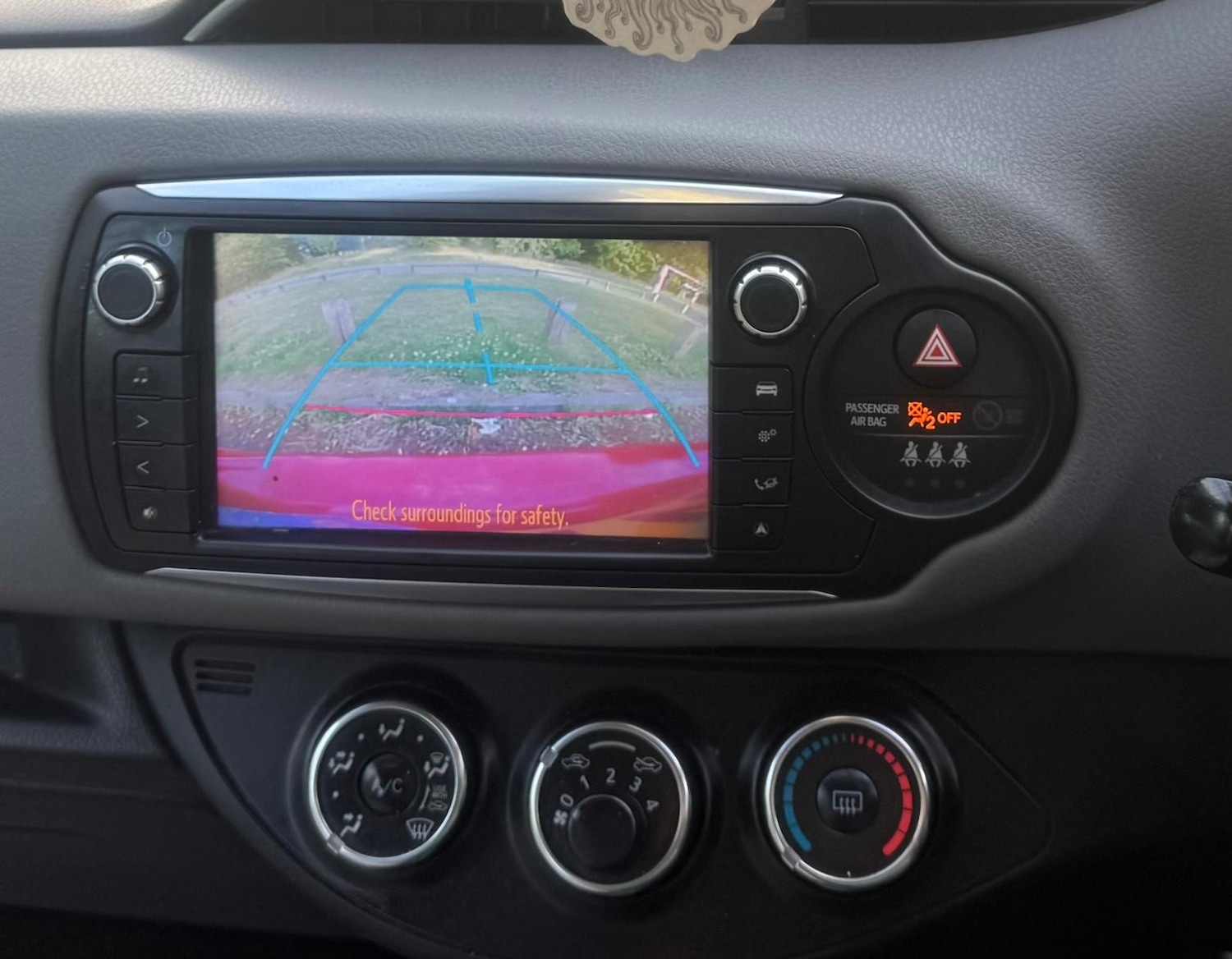 Used Toyota Yaris 2015 for sale - 76106289: Photo 8