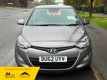 Used Hyundai i20 2012 for sale - 76108337: Photo