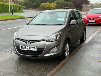 Used Hyundai i20 2012 for sale - 76108337: Photo