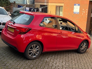 Used Toyota Yaris 2015 for sale - 77710603: Photo