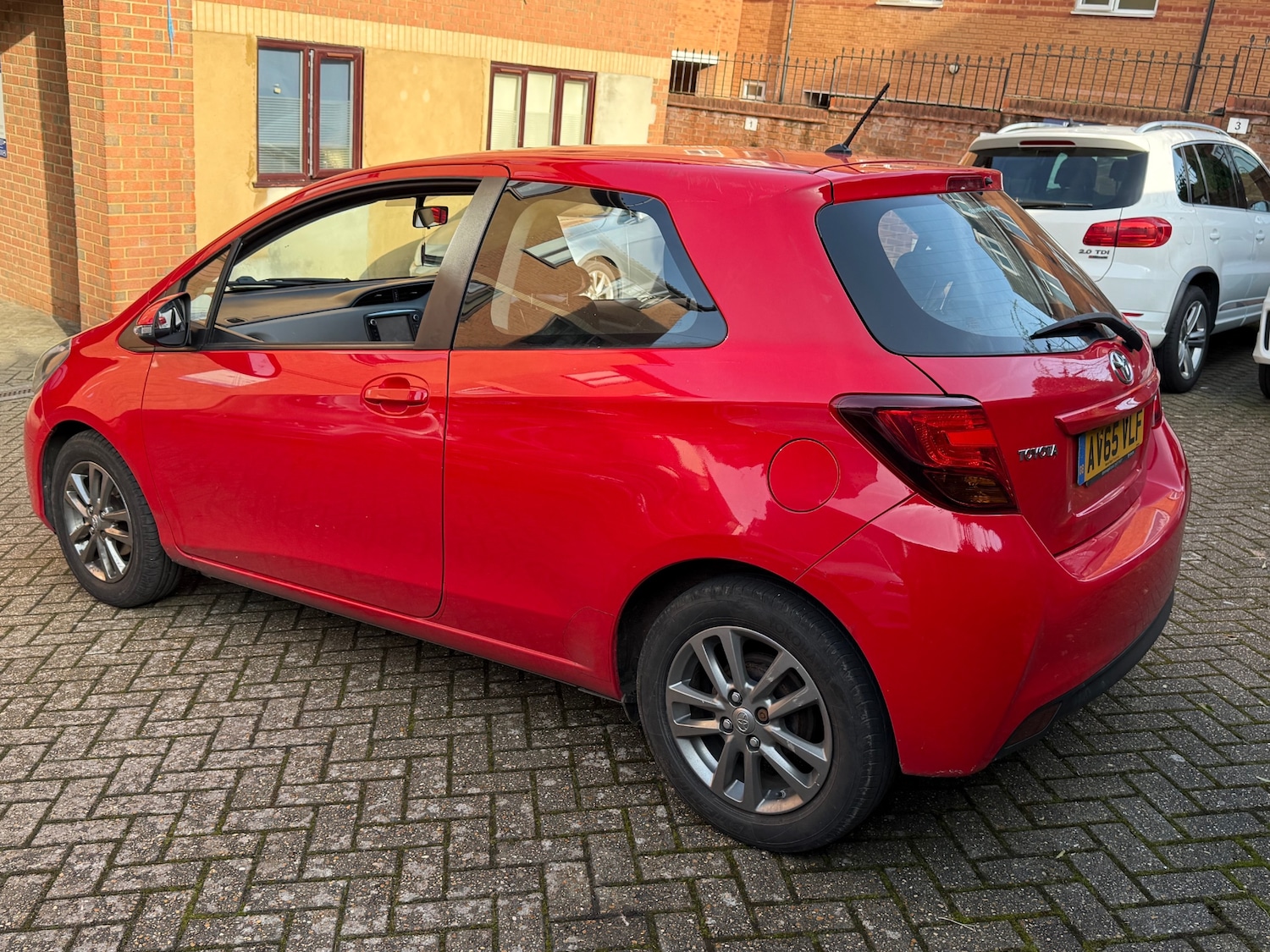 Used Toyota Yaris 2015 for sale - 77710603: Photo 5