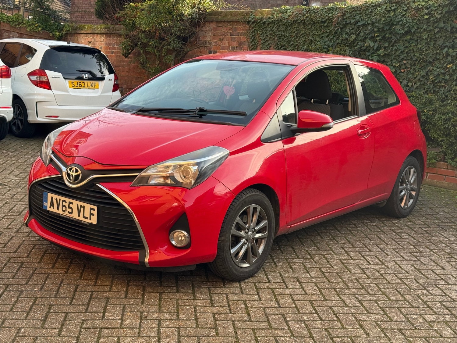 Used Toyota Yaris 2015 for sale - 77710603: Photo 6