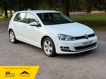 Used Volkswagen Golf 2015 for sale - 76101842: Photo