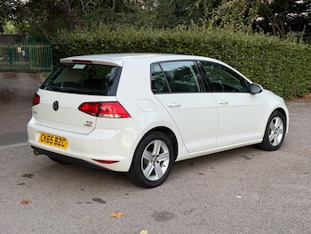 Used Volkswagen Golf 2015 for sale - 76101842: Photo