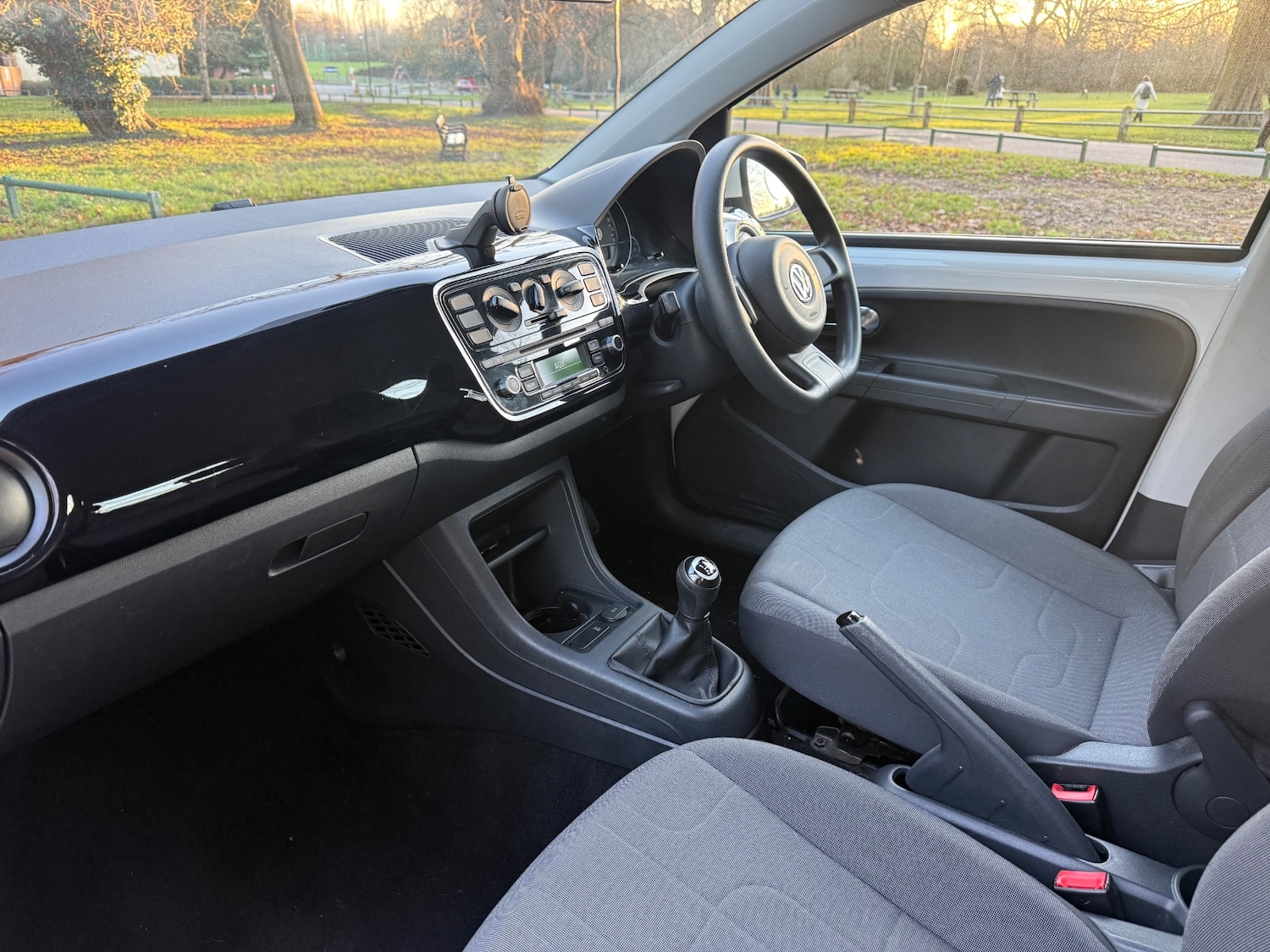 Used Volkswagen up! 2016 for sale - 76772538: Photo 16