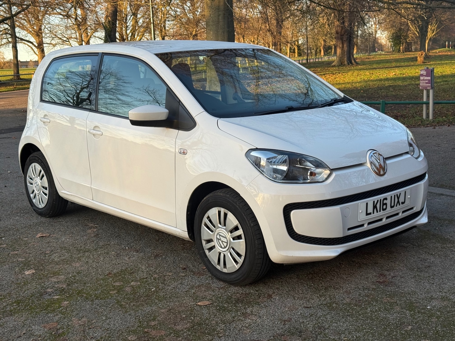 Used Volkswagen up! 2016 for sale - 76772538: Photo 2