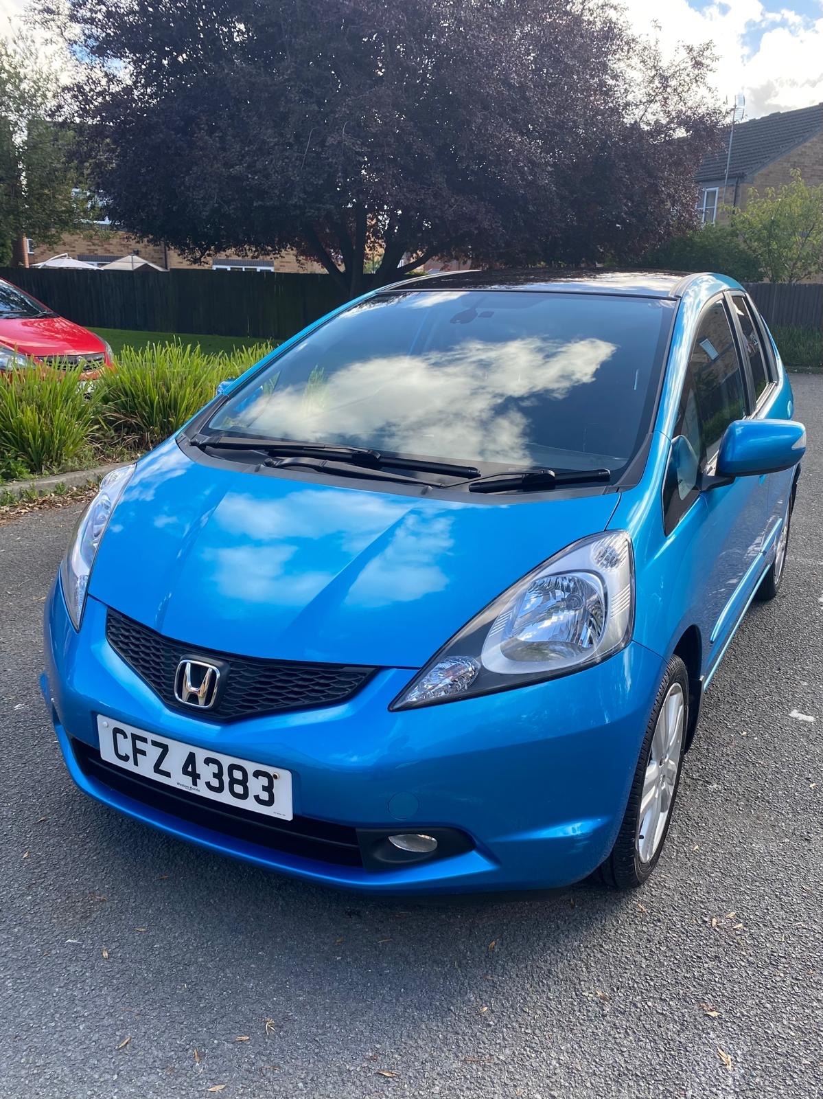 Used Honda Jazz 2010 for sale - 76439749: Photo 2