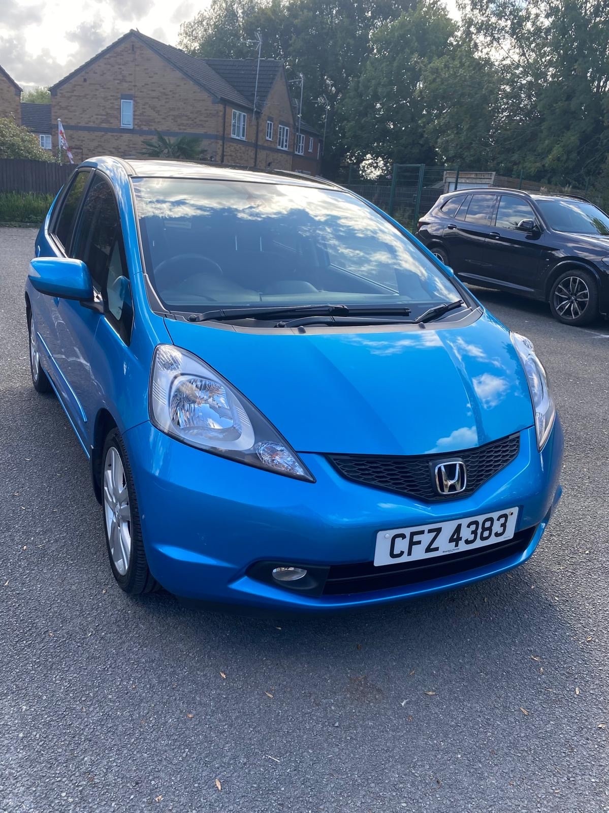 Used Honda Jazz 2010 for sale - 76439749: Photo 3