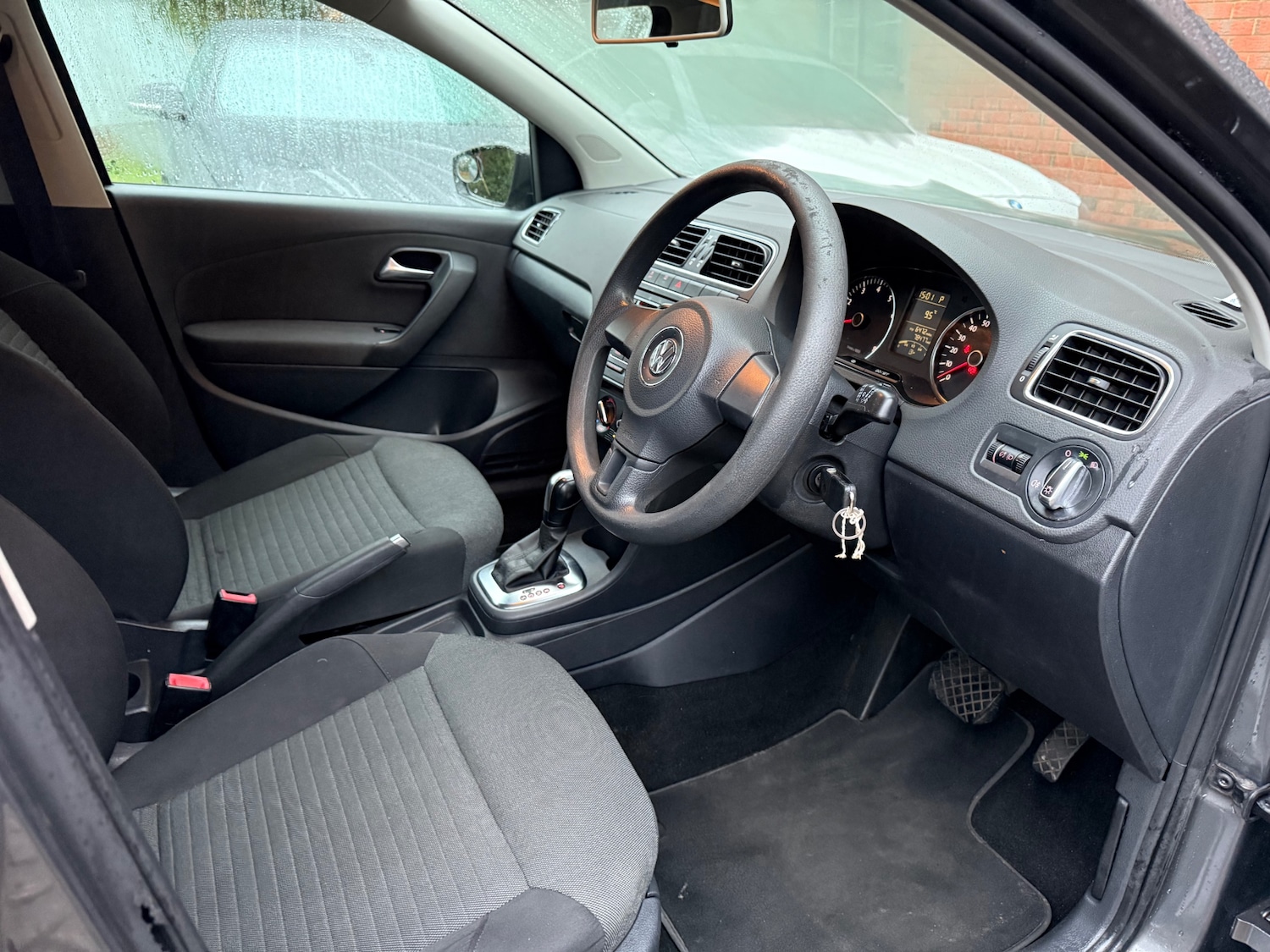 Used Volkswagen Polo 2010 for sale - 77149696: Photo 14