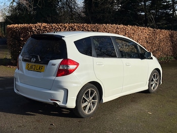 Used Honda Jazz 2013 for sale - 77300774: Photo