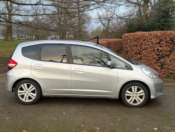 Used Honda Jazz 2014 for sale - 77300701: Photo