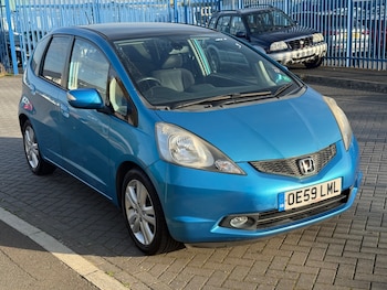 Used Honda Jazz 2010 for sale - 76120532: Photo 2
